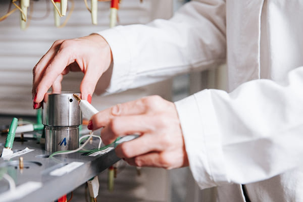 Cell testing at the Cathode Technology Center, Moosburg, Germany